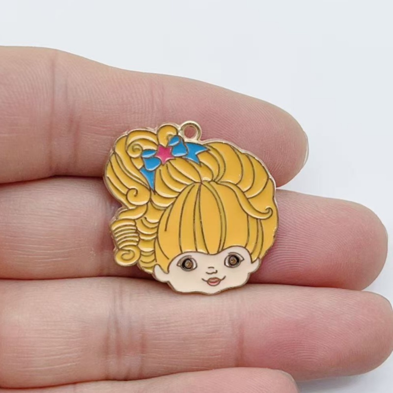 10pcs 귀여운 어린 소녀 에나멜 금속 보석 딸기 무 - Jewelry Making Pendants 리뷰 및 가격